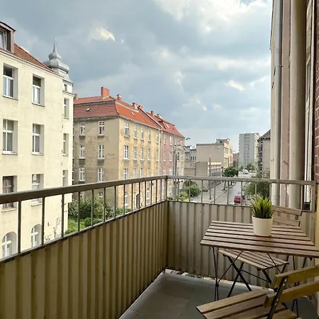 Seredino Blue Apartment- Modern Comfort In A Quiet Location, 5 Minutes To Old Town & Seaside *