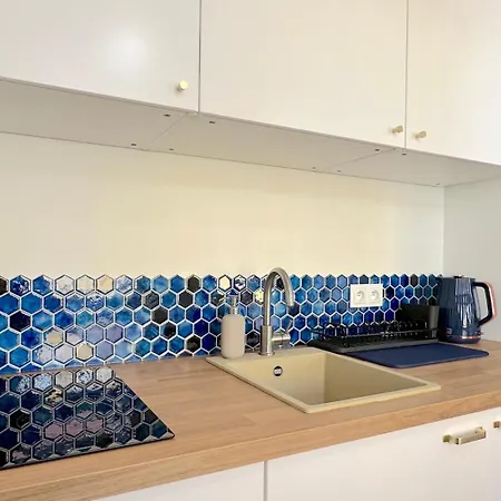 Seredino Blue Apartment- Modern Comfort In A Quiet Location, 5 Minutes To Old Town & Seaside * Gdansk