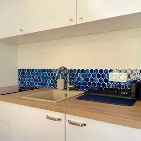 Апартаменты Seredino Blue Apartment- Modern Comfort In A Quiet Location, 5 Minutes To Old Town & Seaside Гданьск