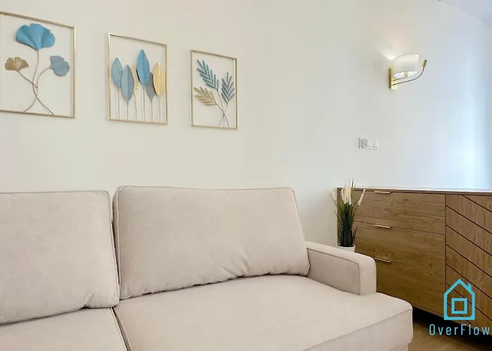 Seredino Blue Apartment- Modern Comfort In A Quiet Location, 5 Minutes To Old Town & Seaside * Gdańsk