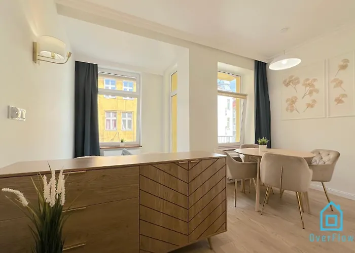 Seredino Blue Apartment- Modern Comfort In A Quiet Location, 5 Minutes To Old Town & Seaside