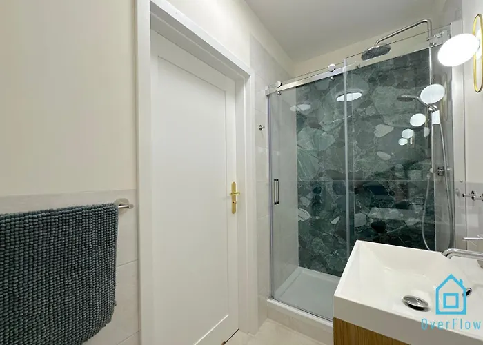 Seredino Blue Apartment- Modern Comfort In A Quiet Location, 5 Minutes To Old Town & Seaside Apartman *